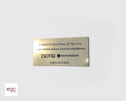 tabliczka_na_skrzynke_laminat_zloty_szczotkowany