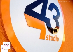 studio43-swidnik-logo-przestrzenne-logo-3d-styrodur-malowany4cm-plexi-czarna