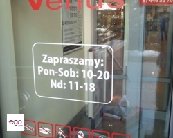 wyklejki-z-godzinami-otwarcia