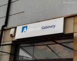 arthos_srebrny-kaseton-z-dibondu-gabinety-w-lublinie-reklama-swiecaca