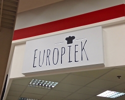 biały-kaseton-z- wypukłymi-literami-reklama-lublin