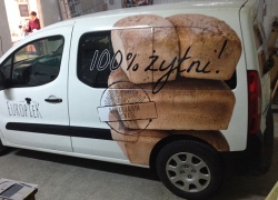 oklejanie-samochodow-berlingo-piekarnia-lublin