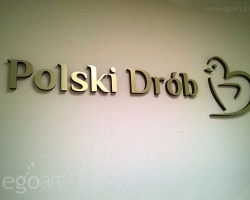 litery-przestrzenne-z-dibonde-zloty-lico