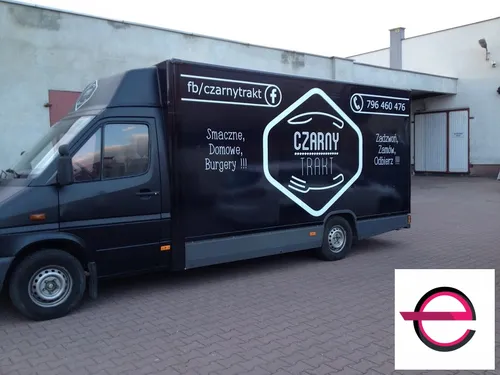 Food truck Czarny Trakt — oklejenie boku pojazdu