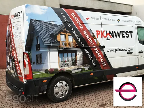 Reklama PK Inwest z wizualizacją domu na busie