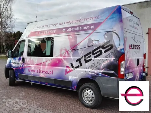Bus Altess — pełny widok reklamy zespołu