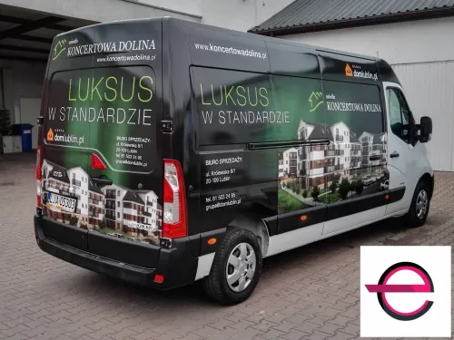 Bus dewelopera z wizualizacją osiedla