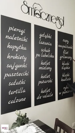 Ścienna grafika z menu i napisem Smacznego