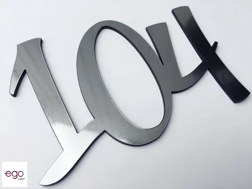 Numer 104 wycięty z laminatu