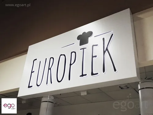 Biały kaseton Europiek z wypukłymi literami