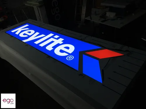 Kaseton Keylite z podświetlonym logo