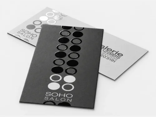 Czarne wizytówki Soho Salon z folią Soft Touch i lakierem UV