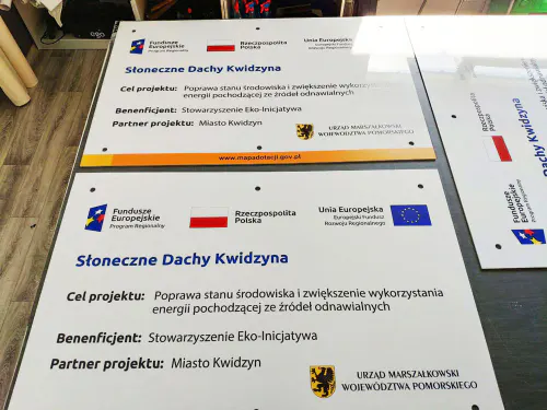Tablice pamiątkowe Funduszy Europejskich z plexi